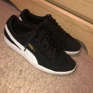 Black/White Suede Puma’s Classic